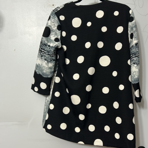 Yushi black and white abstract jacket size small - Picture 4 of 4